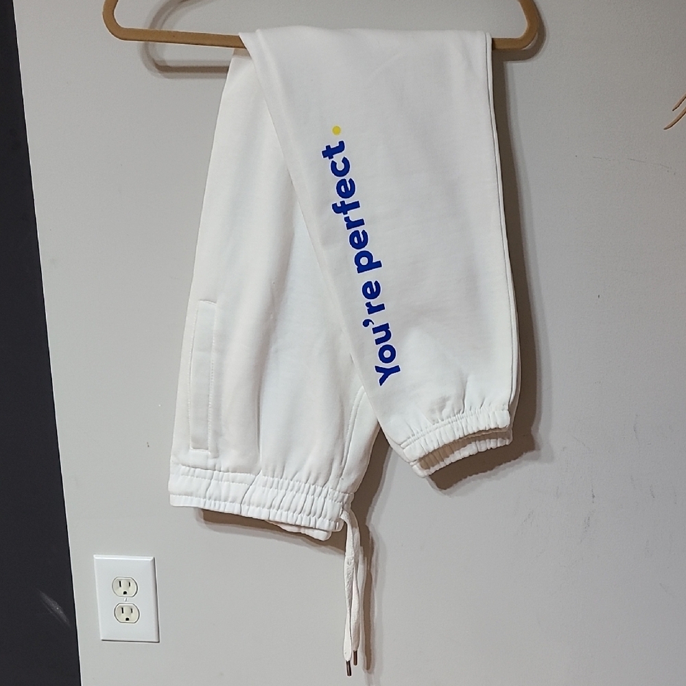 LAST CHANCE! Bundle 3 For $20 Lane Seven White Sweatpants Size Large
